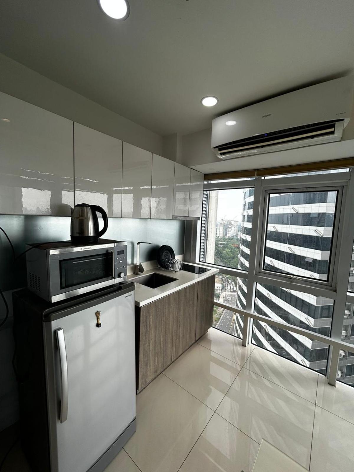 Oasis Regency @ Fort Victoria Bgc Taguig Dış mekan fotoğraf